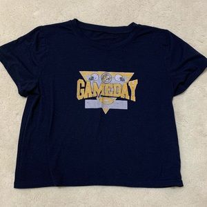 gameday design cropped graphic tee